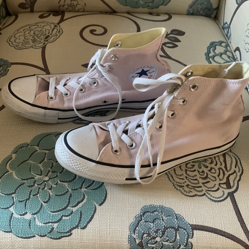 Pale pink converse